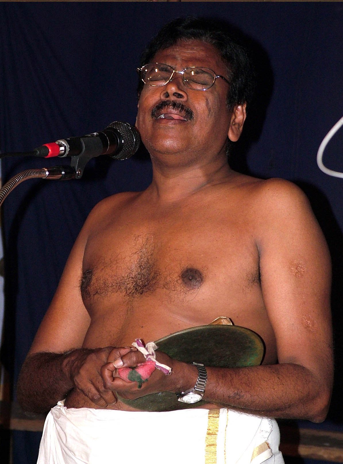Kalamandalam Hyderali performing on stage