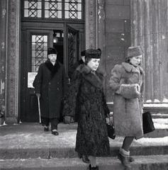 Gerda Ryti and Eva Ryti leaving House of Estates after war-responsibility trials, November 16, 1945