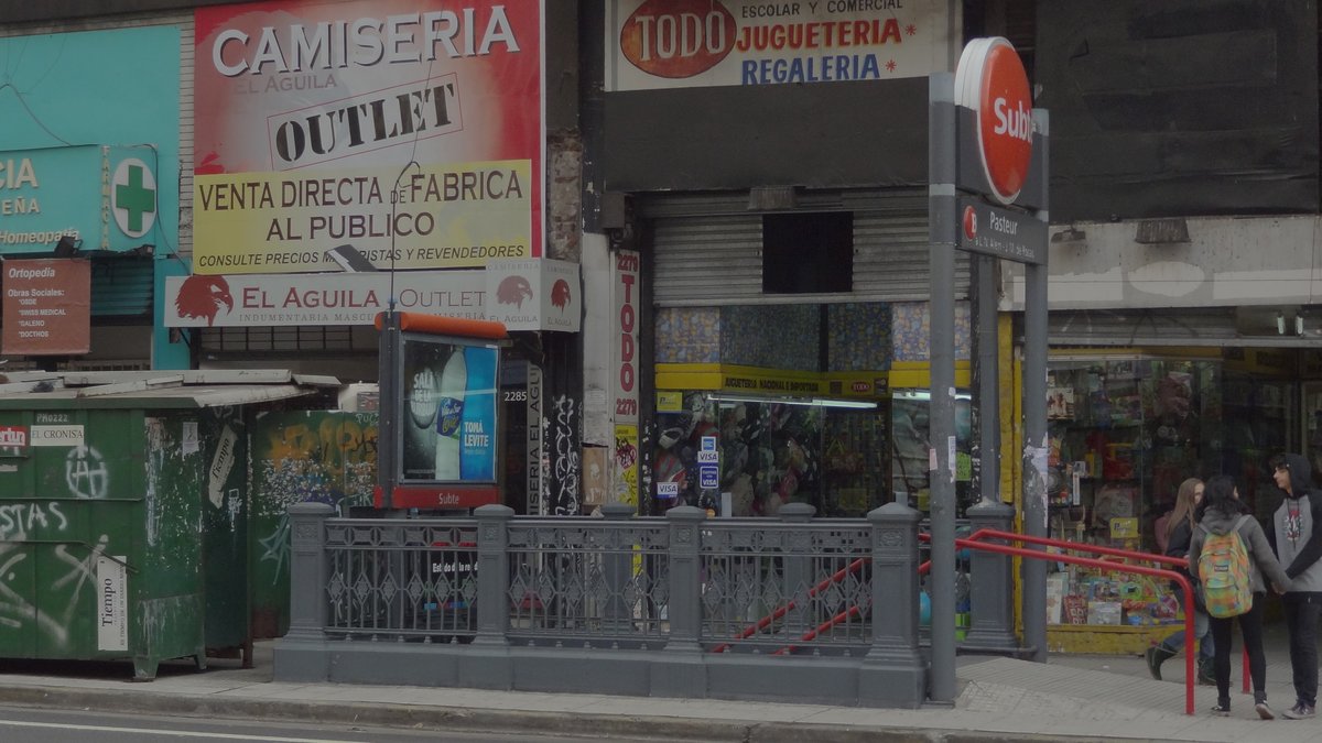 Entrance to Pasteur Station Buenos Aires Metro