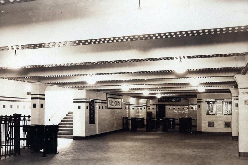 Interior view of Uruguay station mezzanine and ticket office, Line B, Buenos Aires subway