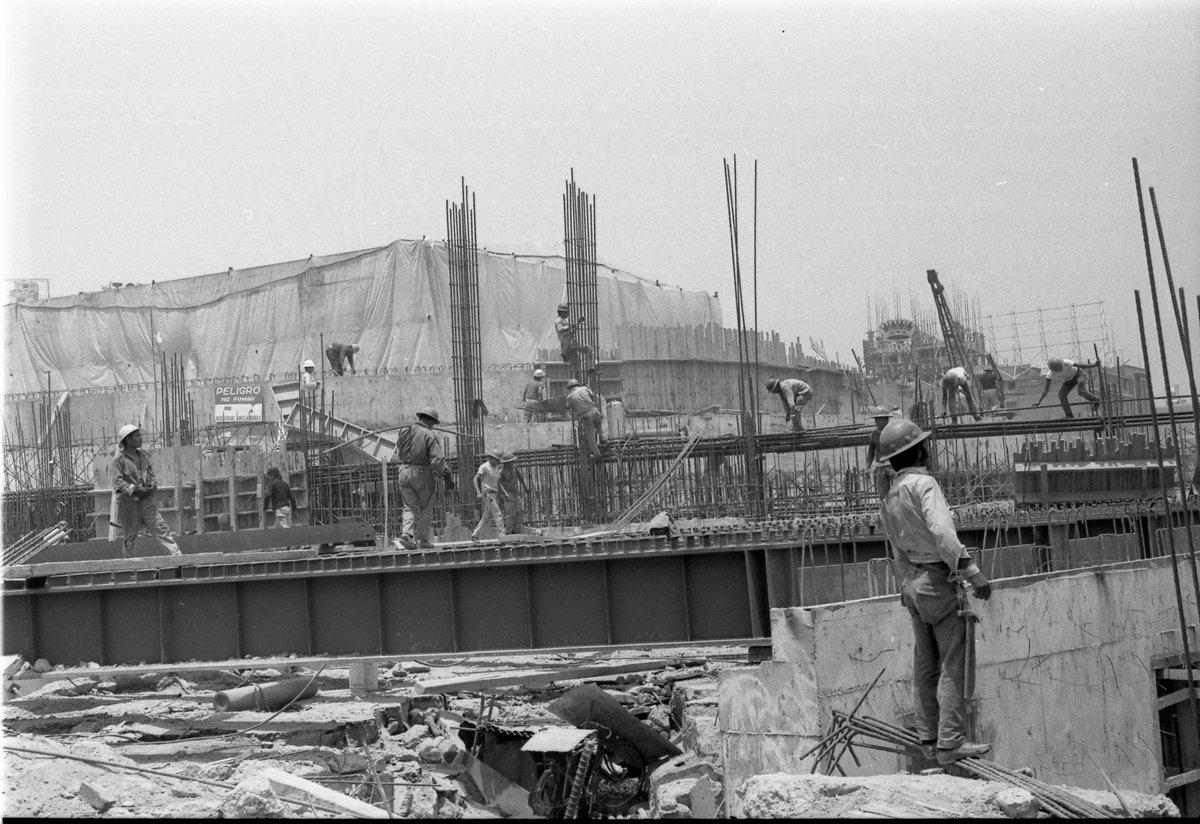 Construction works of Metro Insurgentes station in 1969