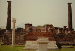 Panoramic view of ancient ruins in Pompeii under bright daylight