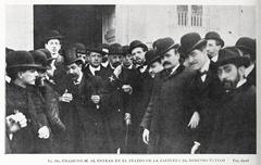Miguel de Unamuno giving a speech at Teatro de la Zarzuela in 1906