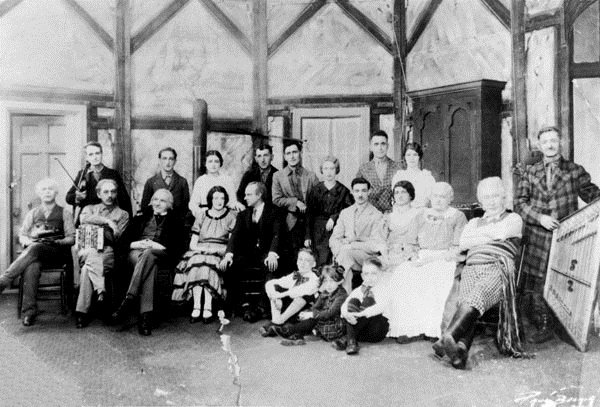 La troupe Les Veillées du bon vieux temps group photo from December 1928