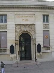 Main entrance of the Museum of the French Legion of Honor with grand architectural facade