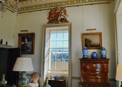 Lounge interior of King's Observatory at Kew featuring George III coat of arms