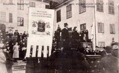 Historical black and white photo of Bondetåget 1914 with Upplands standard presented by KFUK