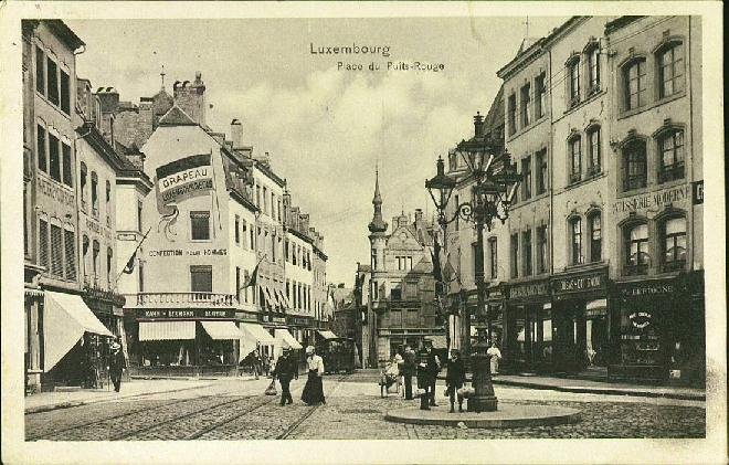 Historical view of La place du Puits-Rouge in Luxembourg around 1915