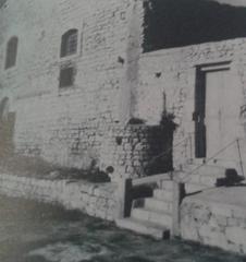 Entrance of a warehouse at Pozzallo loading area in the 1950s