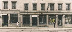 Front view of Hôtel Nelligan building in Montréal during daytime