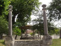 Saint-Jean-d'Angély Charente-Maritime music kiosk and two columns