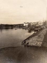 Vilnia river Vialla branch near Antokal with Slushko Palace historic photo 1915-18