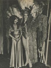 Nacha Guevara and Norma Pons posing together at Teatro Maipo