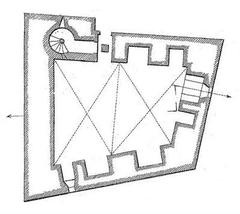 Ground-floor plan of the Tour Philippe-le-Bel in Villeneuve-les-Avignon with north at the top and arrows indicating section position