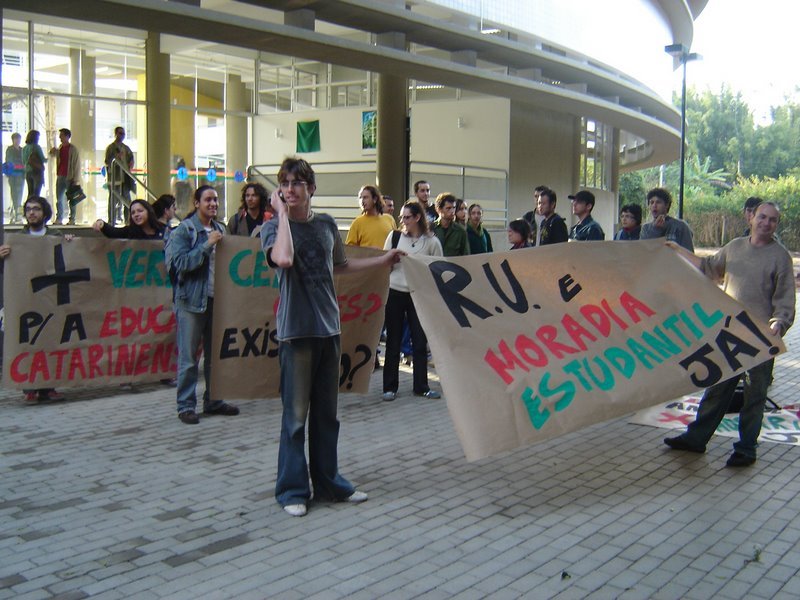 Students of Universidade do Estado de Santa Catarina (Udesc) during inauguration event