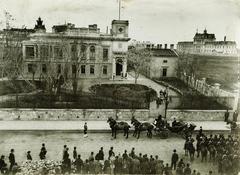 Historical photo of Oszvoboditel Cár Boulevard 11, the Austro-Hungarian Monarchy Embassy with Jeszenszky Lajos at the gate