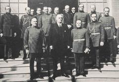 President Marcelo T. de Alvear visiting the first artillery corps