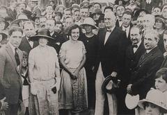 President Alvear with swimmer Lilian Harrison