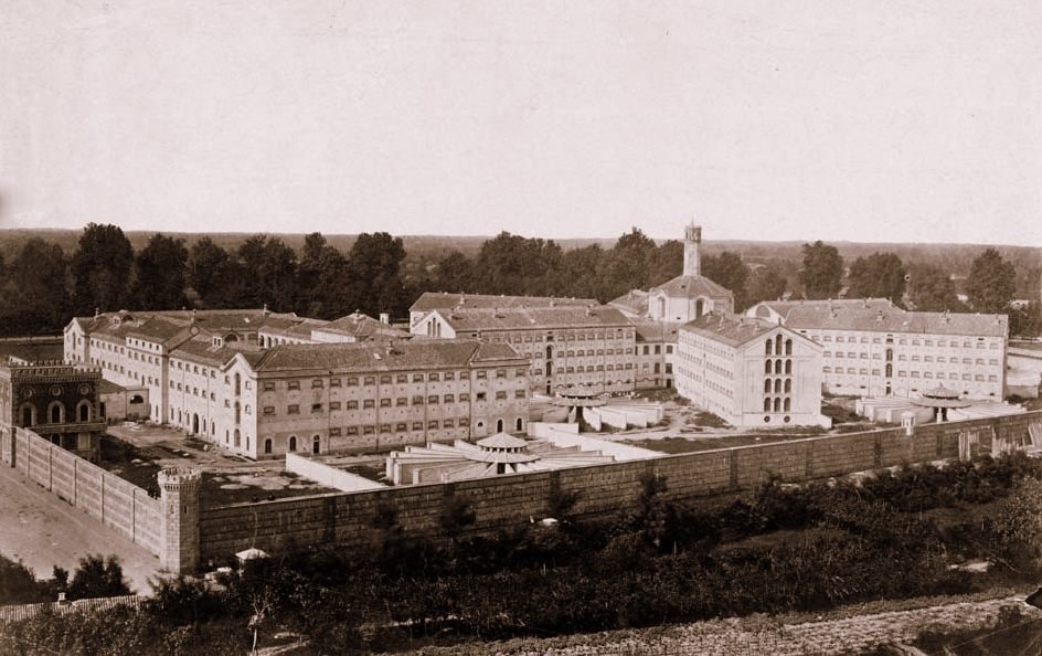 historic black and white photograph of Carcere San Vittore prison in Milan 1880