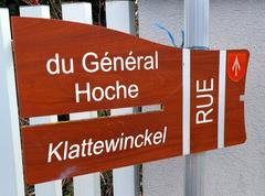 Bilingual street sign Rue du Général Hoche and Klattewinckel in Gambsheim, French-Alsatian