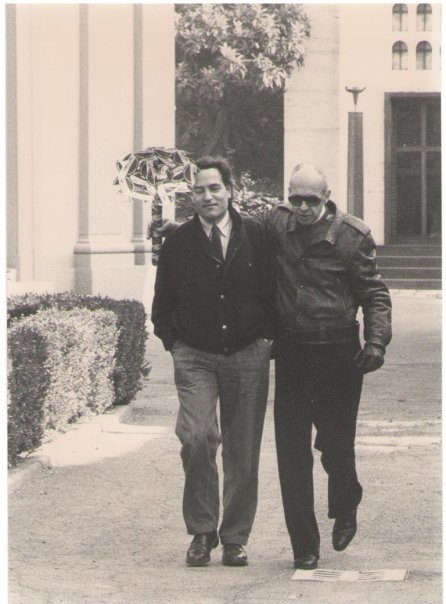 Enzo Rossi-Roìss and Guglielmo Achille Cavellini paying homage to Giorgio Morandi at Certosa Cemetery in Bologna