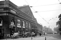 Forum de Montréal building at the corner of rue Sainte-Catherine Ouest and avenue Atwater in 1945