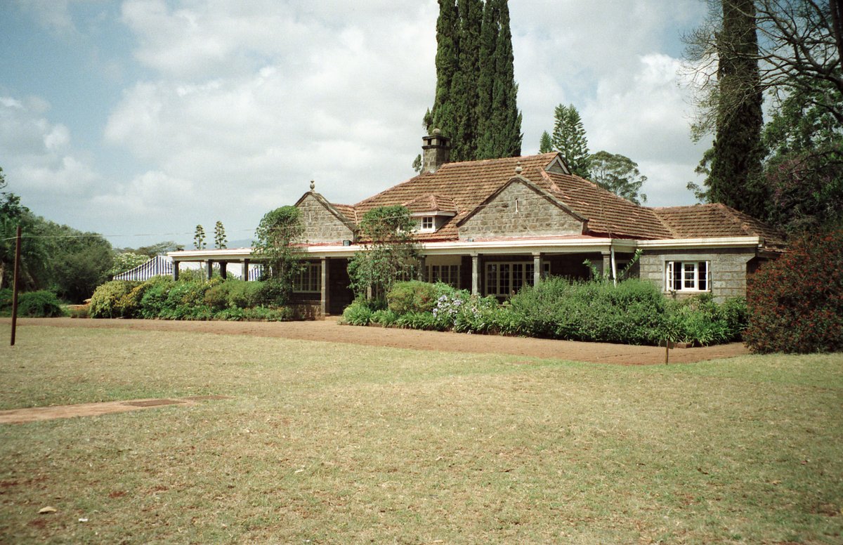 Blixen Museum exterior view with greenery and traditional architecture