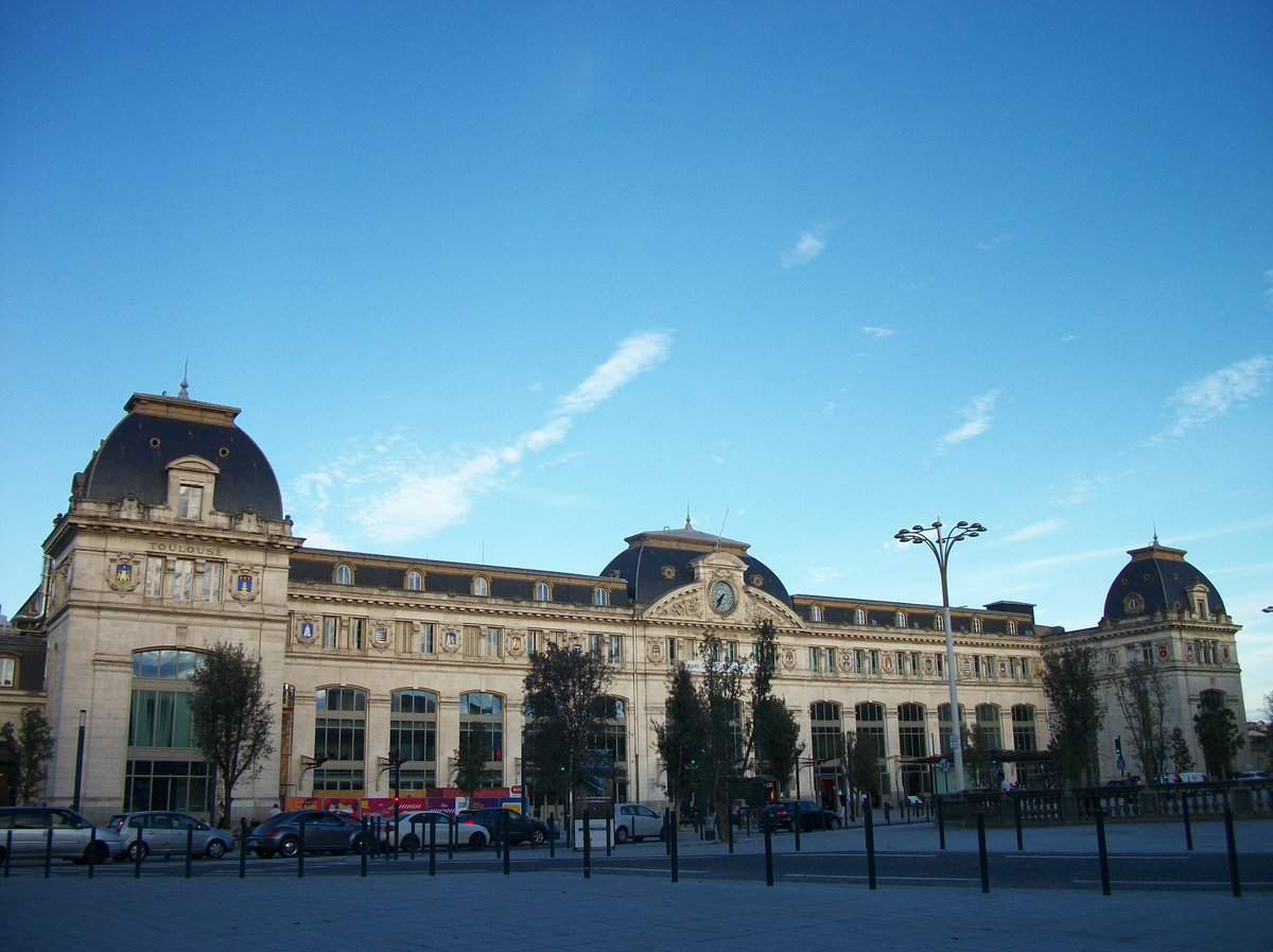 Toulouse-Matabiau train station exterior view in September 2020