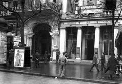 Théâtre des Variétés and Cinema Pathé on Boulevard Montmartre in Paris, 1913