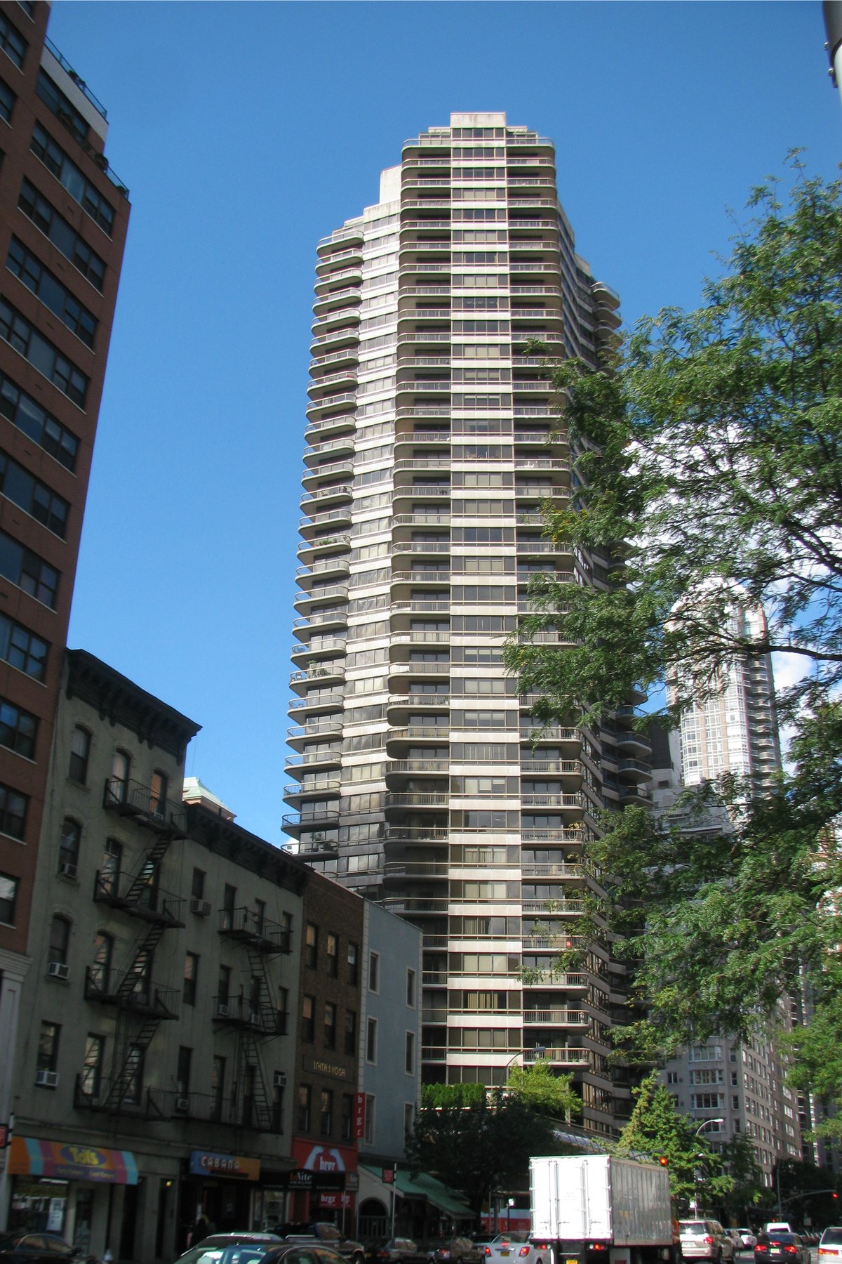 Trump Plaza in New York City skyline view
