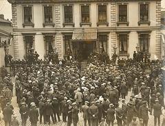 Crowd gathered outside Mansion House Dublin before Irish War of Independence truce July 8 1921