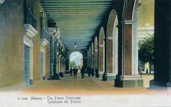 Front colonnade of the Palace of the Captains General in Cuba, colored photomechanical print postcard