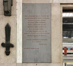Memorial to fallen railway workers at Milan Central Station, featuring commemorative plaques honoring railway workers who died in World War I, World War II, the Italo-Ethiopian War, and deported victims during the Nazi occupation