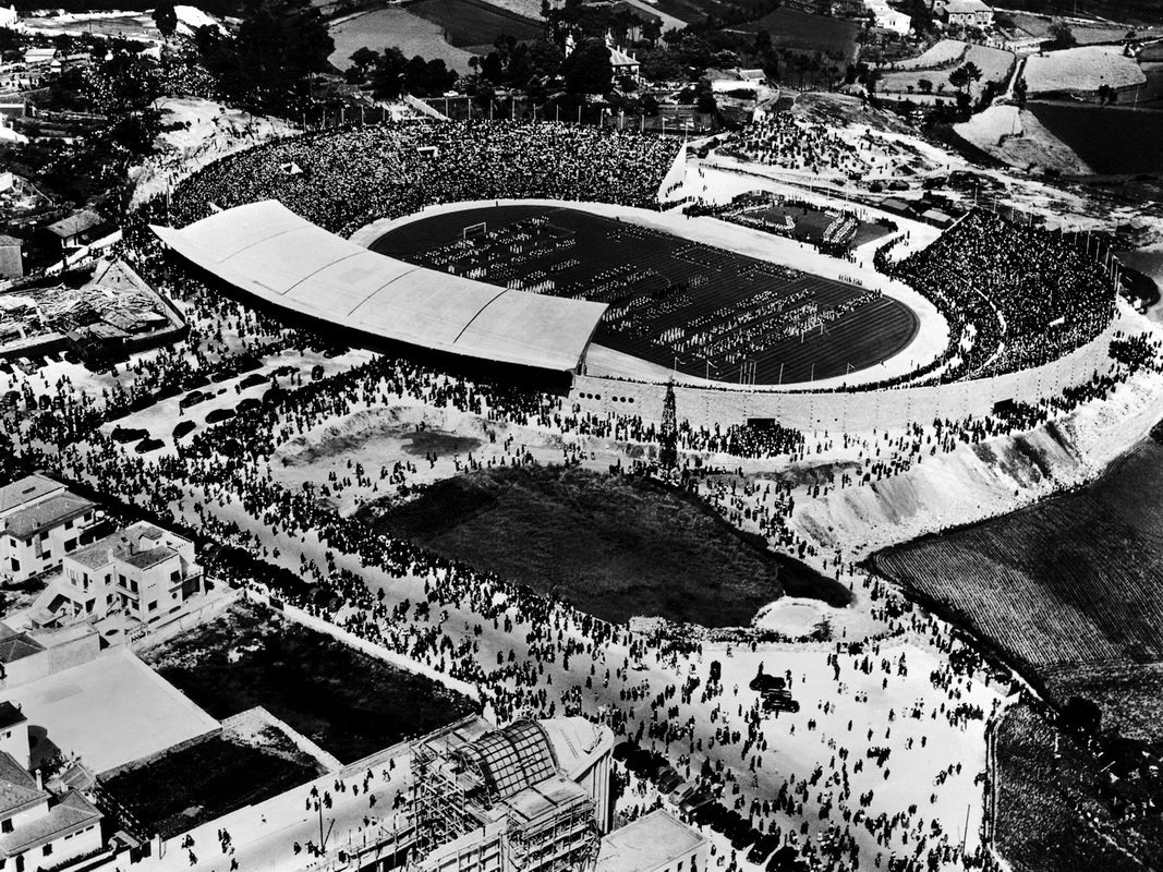 Aerial view of Estádio das Antas stadium in Porto during its inauguration in 1952