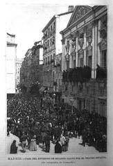 Funeral procession of Ricardo Calvo passing by the Teatro Español in Madrid, 1895
