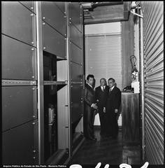 Governor Laudo Natel inaugurating the DDD system in Osasco in 1973
