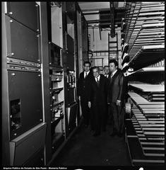 Governor Laudo Natel inaugurating the DDD telephone system in Osasco in 1973