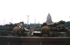 T-80UD tanks deploying during 1991 coup attempt near Bolshoy Moskvoretsky Bridge in Moscow
