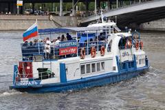 Boat congestion on the river near Zaryadye and Kitay-gorod piers in Moscow