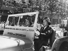 Nursery of Fundación Eva Perón employees in a parade in Buenos Aires