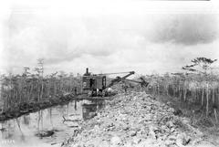 Steam shovel excavating on the Tamiami Trail construction site in 1924