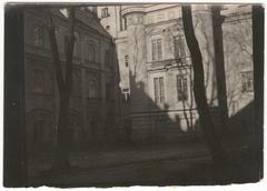 Vilnia University Observatory on Universytetska Street in Vilnia, historic black and white photo from 1920-1939