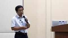 Computer scientist Xi Chen speaking at the Center for Quantum Nanoscience in Ewha Womans University
