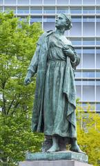 Statue of Gabrielle Petit by Égide Rombaux in Brussels