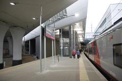 Kutuzovskaya Moscow Central Circle station platform with modern design and overhead lights