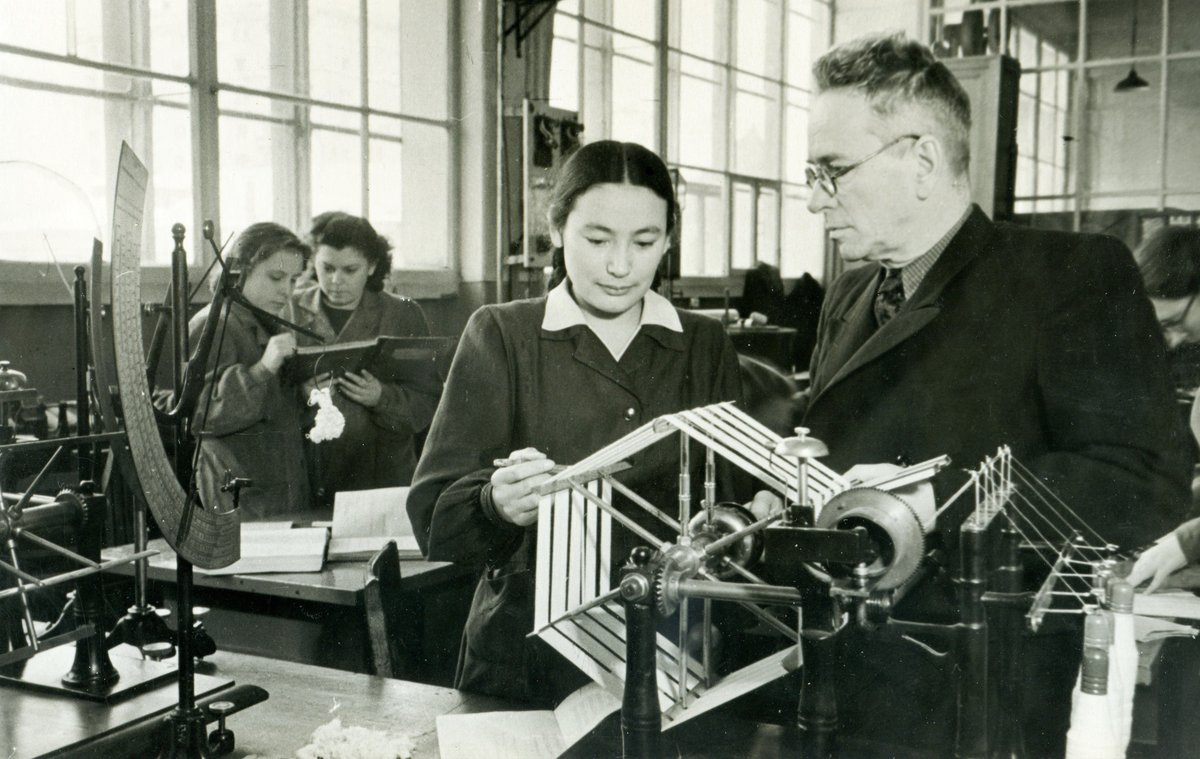 Vladimir Evgenievich Zotikov teaching students at the Moscow Textile Institute
