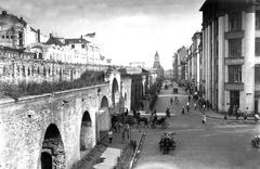 View of Kitaygorod wall from inside with a breach gate leading to Lubyanskaya square and Ilyinskaya tower in the distance