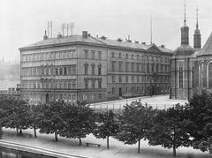 Gamla riksdagshuset building viewed from Munkbron in 1894
