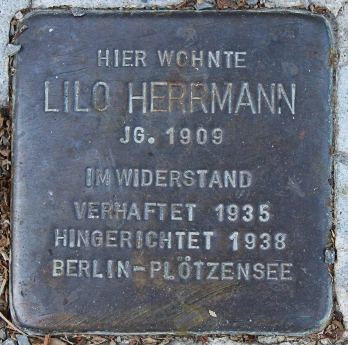 Stolperstein plaque dedicated to Liselotte Herrmann in Stuttgart on Hoelderlinstrasse 22
