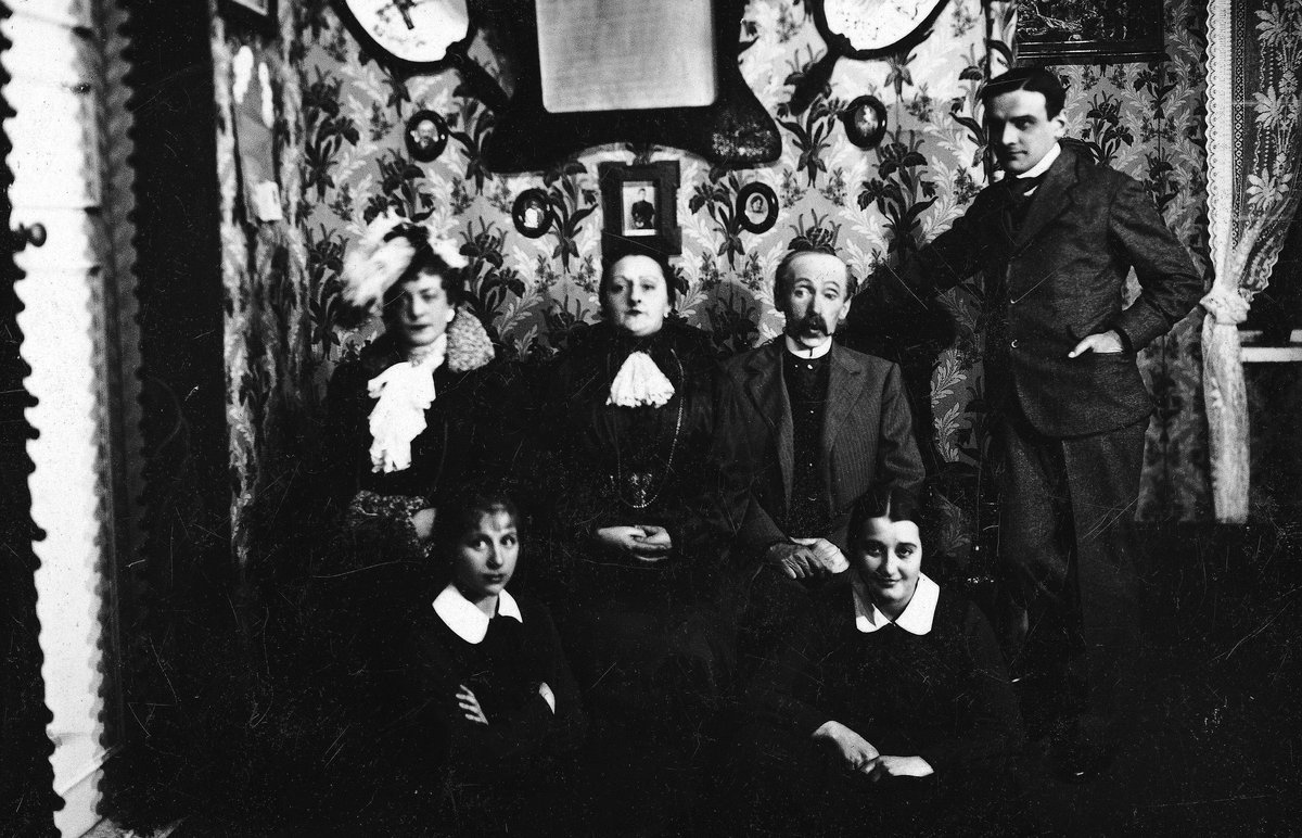 Scene from 'Moralność Pani Dulskiej' by Gabriela Zapolska at the City Theatre in Vilnius with actors Stefania Gintel, Halina Motyczyńska, Hilda Skrzydłowska, Irena Jasińska-Detkowska, Władysław Neubelt, and Wacław Ścibor